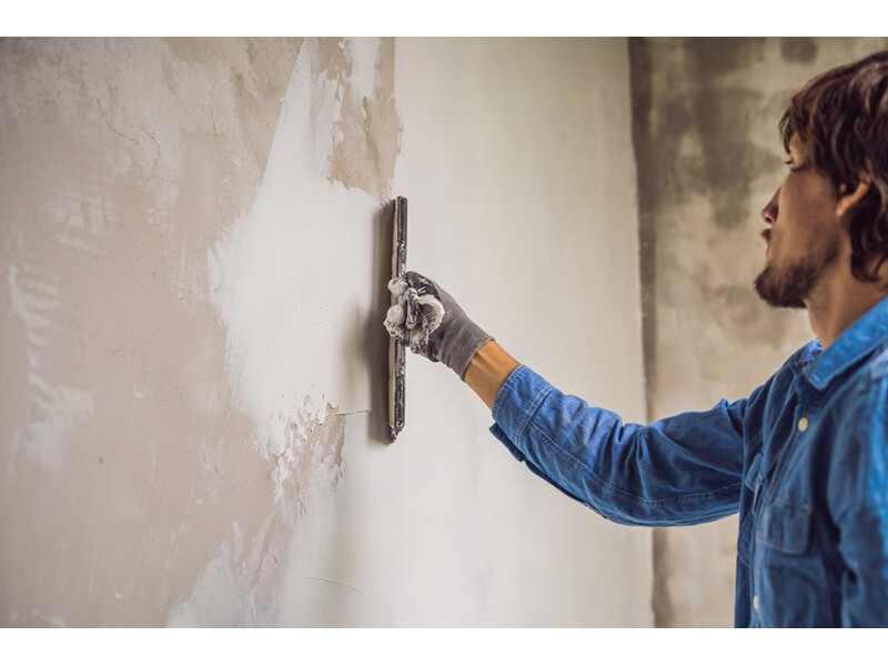 Mindent a glettanyagokról a fal tökéletes gletteléséhez A legfontosabb tudnivalók a glettanyagokról a Henkel Ceresittől a FinoBello glettanyagtól a Rigips termékekig