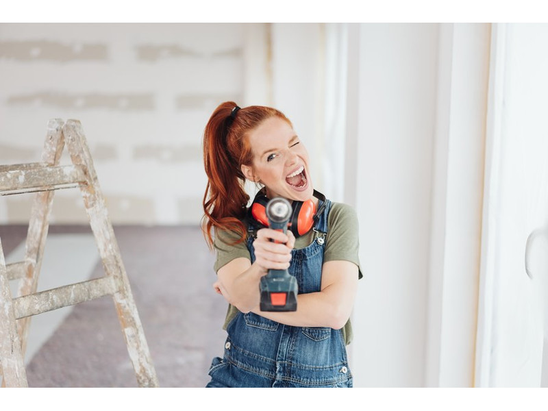 praktikus szerszámgépek lakásfelújításhoz a legjobb szerszámgépek és kéziszerszámok lakásfelújításhoz között szerepel a fúró, a szegbelövő és a fűrész is