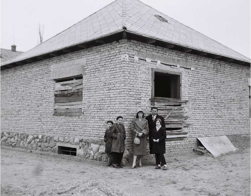 Kádár-kocka vagy kockaház építése 1961-ben Magyarországon - a fotó forrása a Fortepan.hu
