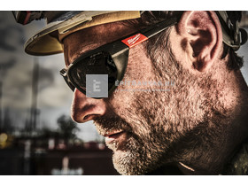 Milwaukee Prémium védőszemüveg tömítéssel sötétített-polarizált Milwaukee Prémium védőszemüveg tömítéssel sötétített-polarizált