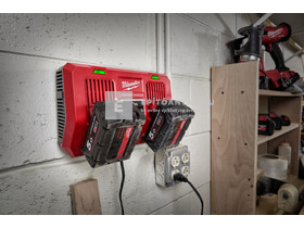 Milwaukee M18DFC M18™ duál gyorstöltő Milwaukee M18DFC M18™ duál gyorstöltő