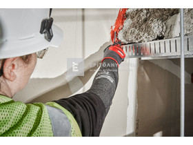 Milwaukee vágásbiztos alkarvédő, E szint, 40 cm Milwaukee vágásbiztos alkarvédő, E szint, 40 cm