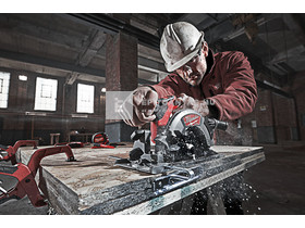 Milwaukee M18CCS55-0 M18 FUEL™ körfűrész 55 mm vágási mélységgel Milwaukee M18CCS55-0 M18 FUEL™ körfűrész 55 mm vágási mélységgel
