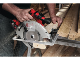 Milwaukee M18BLCS66-0X M18 szénkefe nélküli körfűrész 66 mm Milwaukee M18BLCS66-0X M18 szénkefe nélküli körfűrész 66 mm