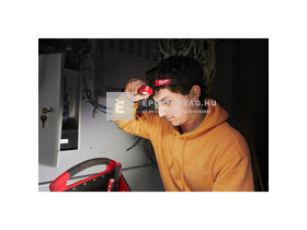 Milwaukee HL2-LED elemes keskeny fejlámpa Milwaukee HL2-LED elemes keskeny fejlámpa