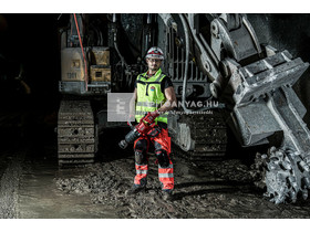 Milwaukee M18 ONEFHIWF1DS-121C nagy nyomatékú D-fogantyús ütvecsavarozó biztosítógyűrűvel Milwaukee M18 ONEFHIWF1DS-121C nagy nyomatékú D-fogantyús ütvecsavarozó biztosítógyűrűvel
