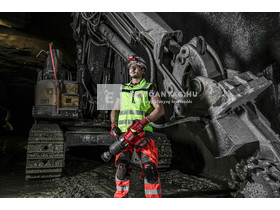 Milwaukee M18 ONEFHIWF1DS-121C nagy nyomatékú D-fogantyús ütvecsavarozó biztosítógyűrűvel Milwaukee M18 ONEFHIWF1DS-121C nagy nyomatékú D-fogantyús ütvecsavarozó biztosítógyűrűvel