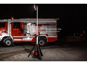 Milwaukee M18HOSALC-0 M18 nagy teljesítményű állványos térmegvilágító lámpa és töltő Milwaukee M18HOSALC-0 M18 nagy teljesítményű állványos térmegvilágító lámpa és töltő