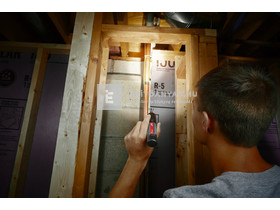 Milwaukee L4FMLED-301 USB újratölthető 800L zseblámpa Milwaukee L4FMLED-301 USB újratölthető 800L zseblámpa