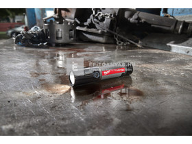 Milwaukee L4FMLED-301 USB újratölthető 800L zseblámpa Milwaukee L4FMLED-301 USB újratölthető 800L zseblámpa