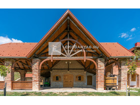 Tondach Pilis ívesvágású alapcserép téglavörös Tondach Pilis ívesvágású alapcserép téglavörös