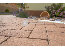 Leier Patio térkő és falazóelem antik, téglavörös melírozott 12,4x25x5 cm Leier Patio térkő és falazóelem antik, téglavörös melírozott 12,4x25x5 cm