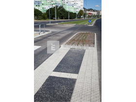 Leier taktilis vezetőkő bordás, fehér 30x30x6 cm Leier taktilis vezetőkő bordás, fehér 30x30x6 cm