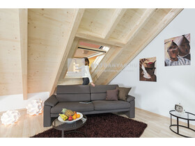 Roto WDF R79 H WD Fa felső 1/3 billenő tetőablak,hőszig.csom. 3r.üveg 05/07, 54x78 cm Roto WDF R79 H WD Fa felső 1/3 billenő tetőablak,hőszig.csom. 3r.üveg 05/07, 54x78 cm