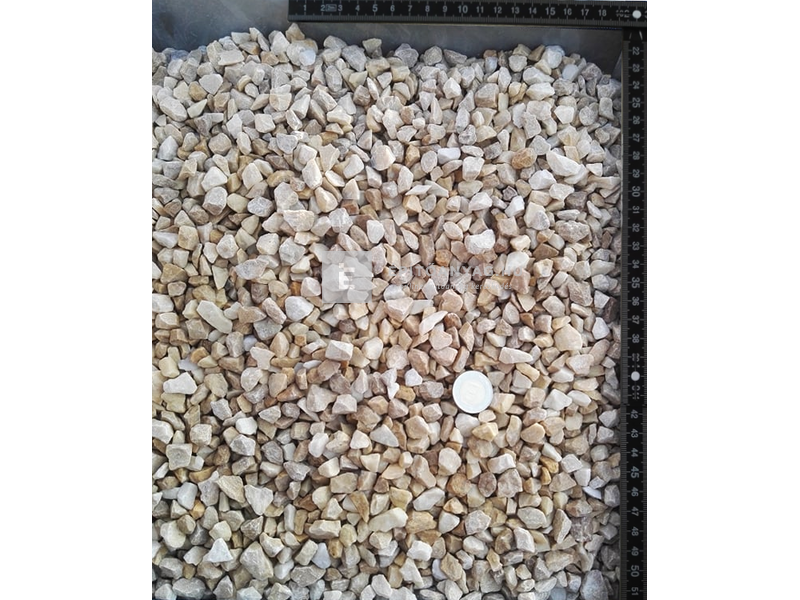 Scherf márványzúzalék aranyokker 8-12 mm, 1000 kg