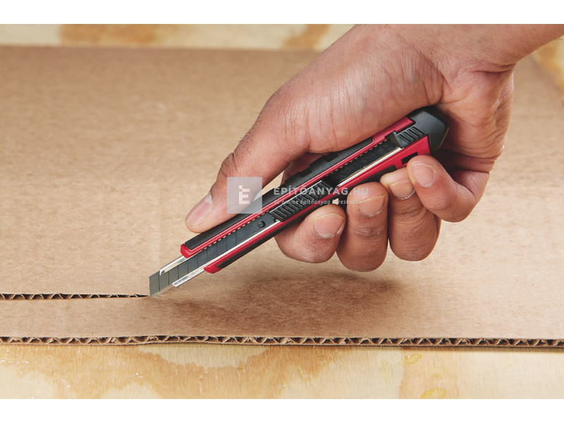 Milwaukee törhető pengés kés 13 szelvényes 9 mm