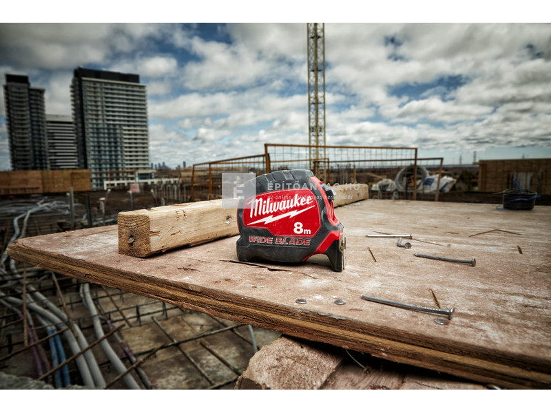 Milwaukee Prémium széles mérőszalag 8 m / 33 mm