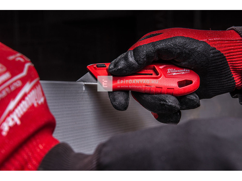 Milwaukee kompakt kitolható cserélhető pengés kés