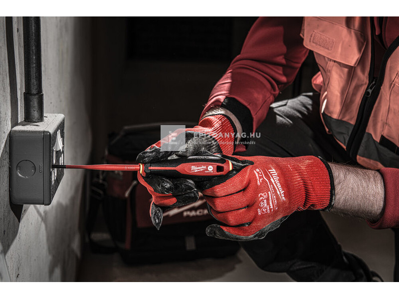 Milwaukee VDE csavarhúzó 3 oldalú markolattal SL 0,6x3,5x100