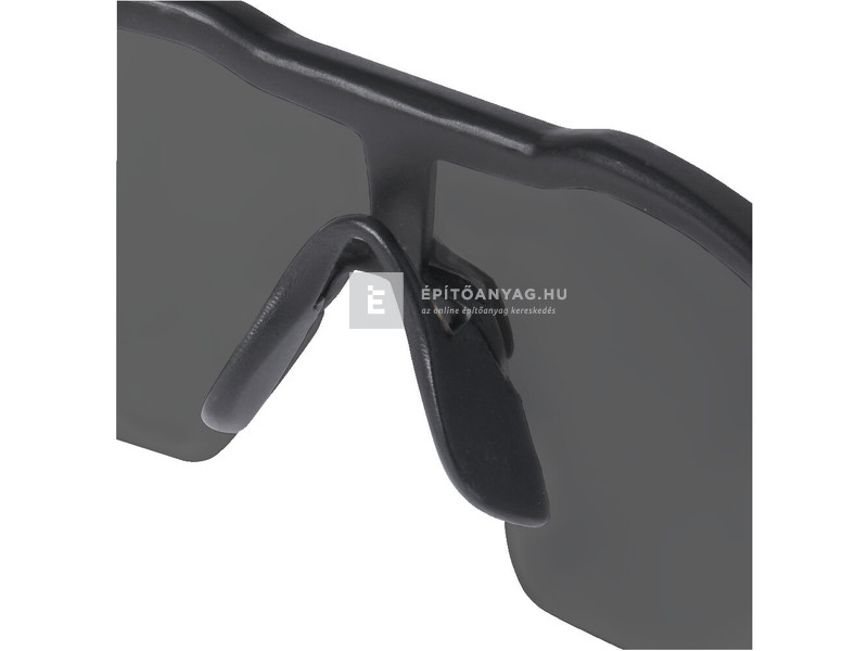 Milwaukee védőszemüveg sötétített, párásodásmentes