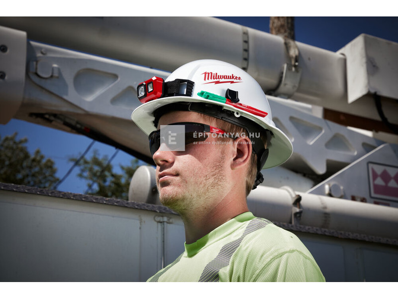 Milwaukee védőszemüveg sötétített, párásodásmentes