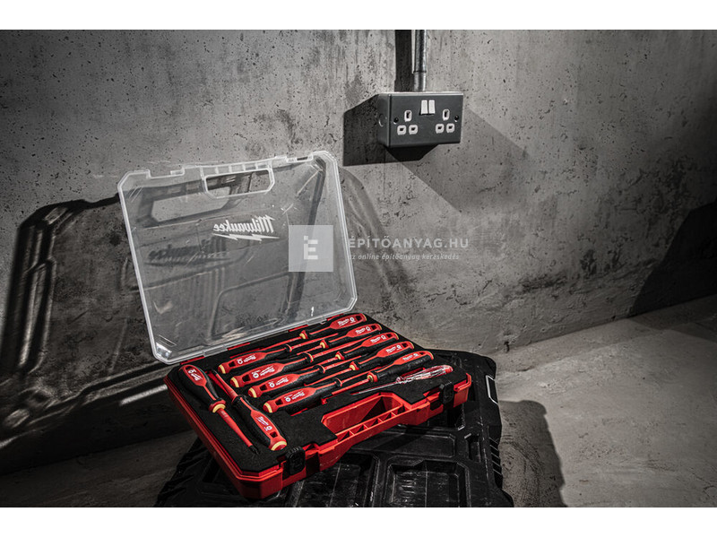 Milwaukee VDE csavarhúzó 3 oldalú markolattal 12 darabos készlet