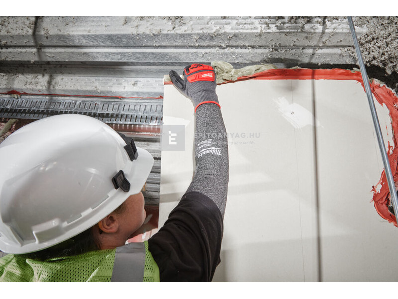 Milwaukee vágásbiztos alkarvédő, E szint, 45 cm