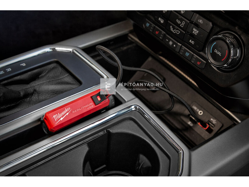 Milwaukee L4PPS-301 REDLITHIUM™ USB REDLITHIUM™ USB hordozható áramforrás és töltő készlet