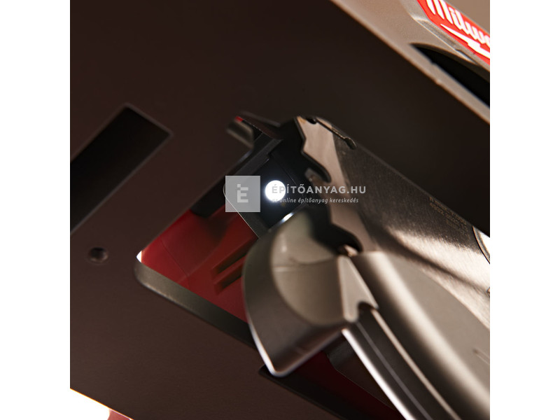 Milwaukee M18CCS55-0 M18 FUEL™ körfűrész 55 mm vágási mélységgel