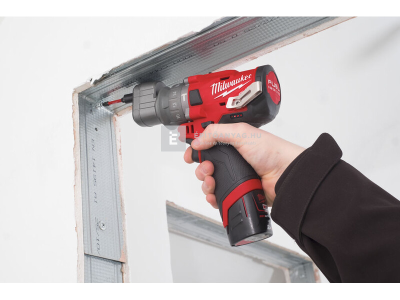 Milwaukee M12FPDXKIT-202X M12 FUEL™ szuperkompakt, levehető tokmányú ütvefúró-csavarozó
