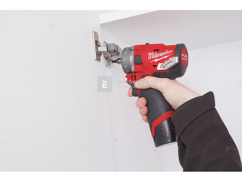 Milwaukee M12FPDXKIT-202X M12 FUEL™ szuperkompakt, levehető tokmányú ütvefúró-csavarozó