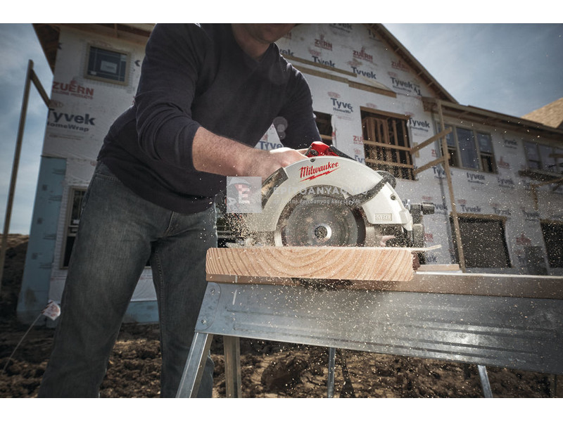 Milwaukee M18BLCS66-0X M18 szénkefe nélküli körfűrész 66 mm