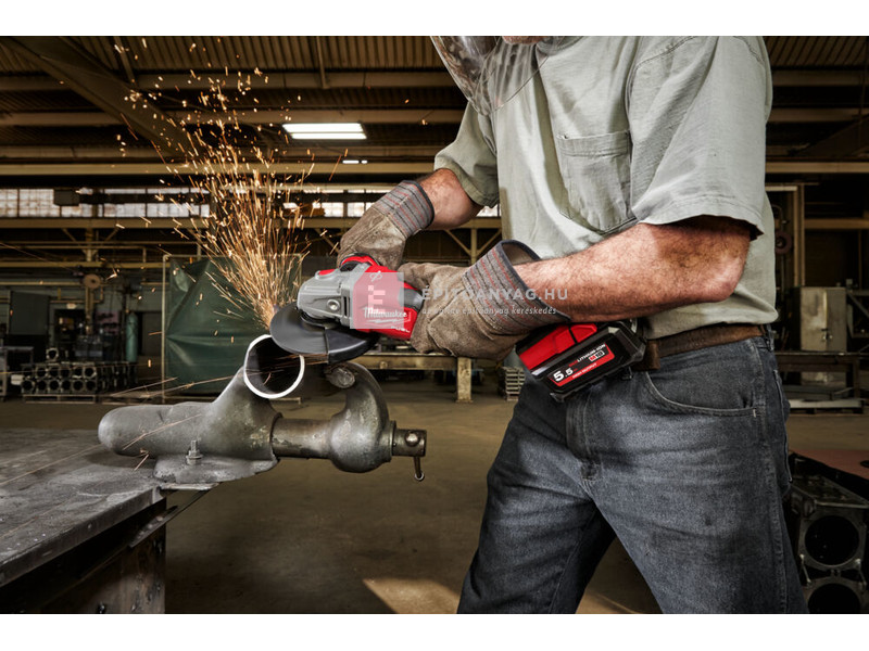 Milwaukee M18FHSAG125XB-0X M18 Fuel nagy teljesítményű sarokcsiszoló 125 mm fékező funkcióval