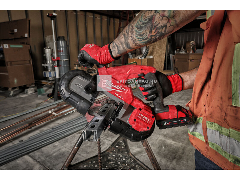 Milwaukee M18FBS85-202C M18 FUEL™ kompakt szalagfűrész