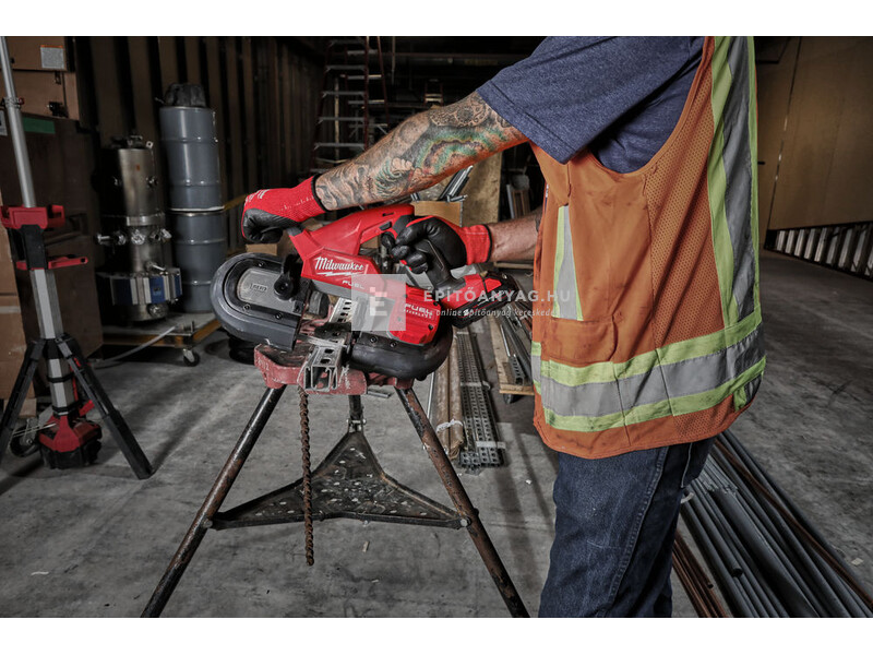 Milwaukee M18FBS85-202C M18 FUEL™ kompakt szalagfűrész