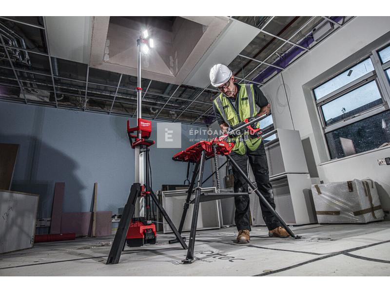 Milwaukee M18HOSALC-0 M18 nagy teljesítményű állványos térmegvilágító lámpa és töltő