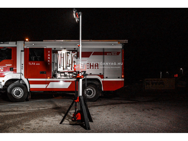 Milwaukee M18HOSALC-0 M18 nagy teljesítményű állványos térmegvilágító lámpa és töltő