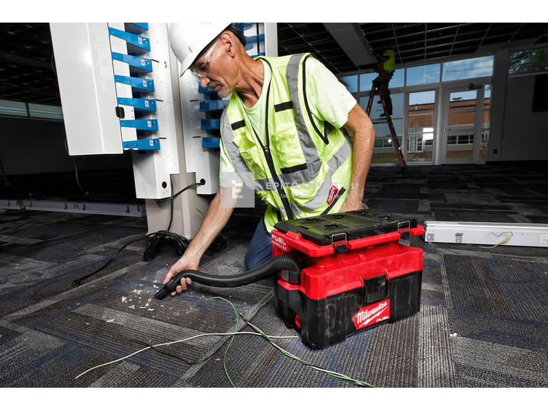 Milwaukee M18FPOVCL 18 Fuel packout nedves/száraz porszívó