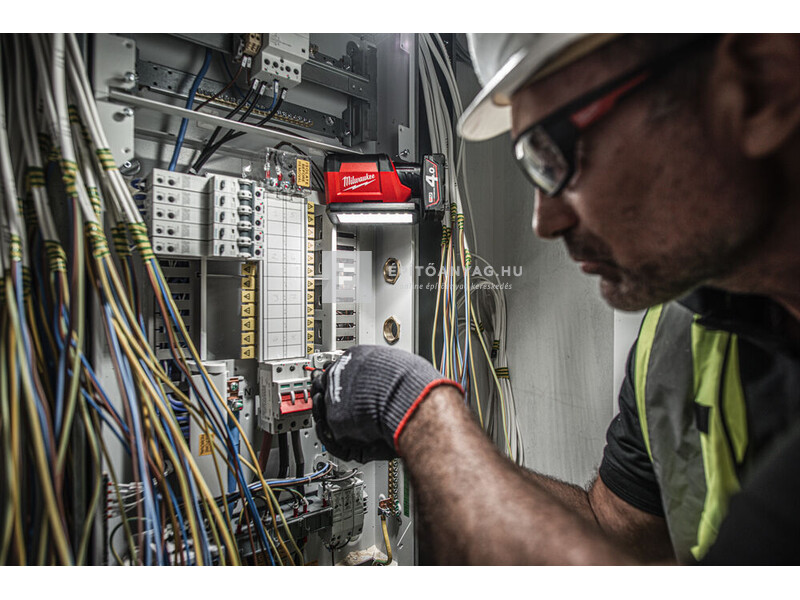 Milwaukee M12PAL-0 M12™ forgatható lámpa