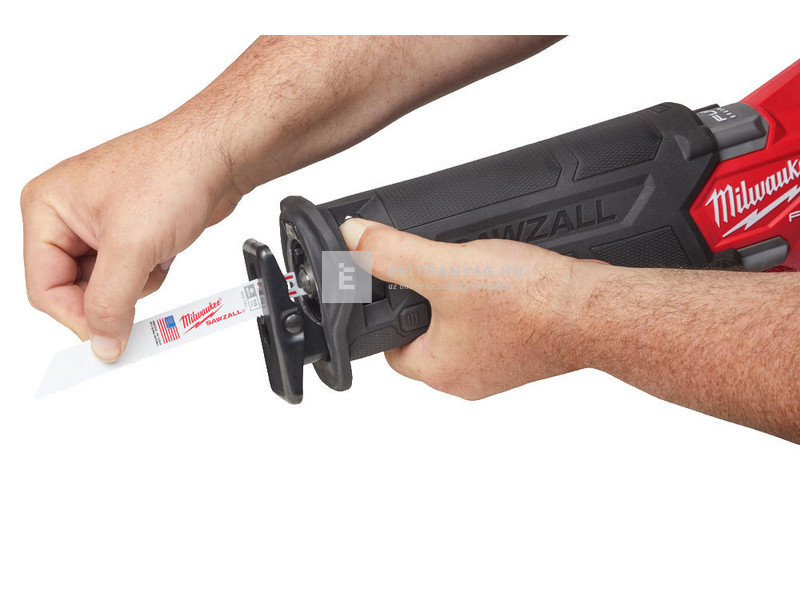 Milwaukee M18FSZ-0X szablyafűrész