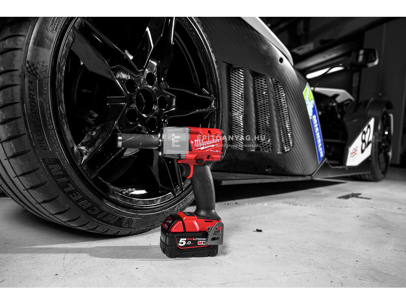 Milwaukee M18FMTIW2F12-502X M18 FUEL™ közepes nyomatékú ütvecsavarozó biztosítógyűrűvel