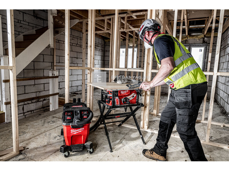 Milwaukee M18F2VC23L-0 akkumulátoros nedves-száraz porszívó