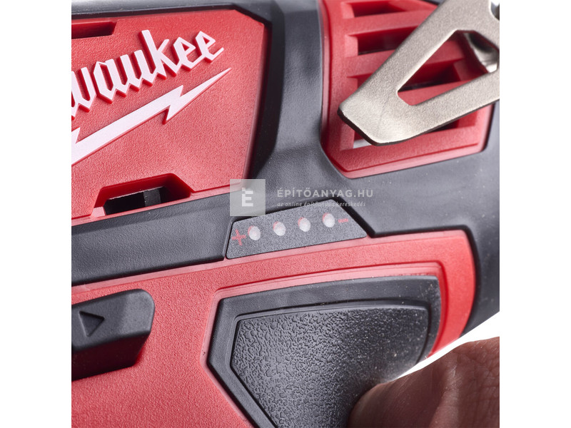 Milwaukee M12BDD-201C fúró-csavarozó