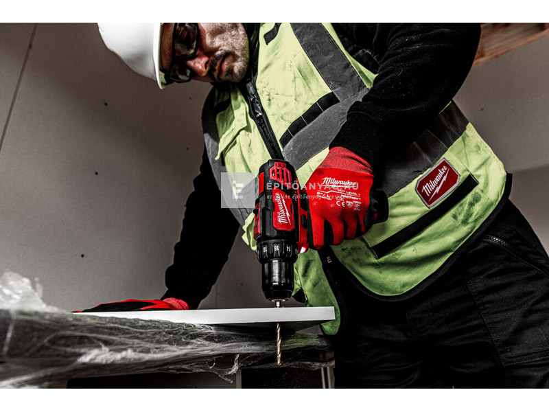 Milwaukee M12BDD-201C fúró-csavarozó