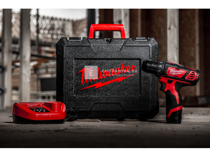 Milwaukee M12BDD-201C fúró-csavarozó