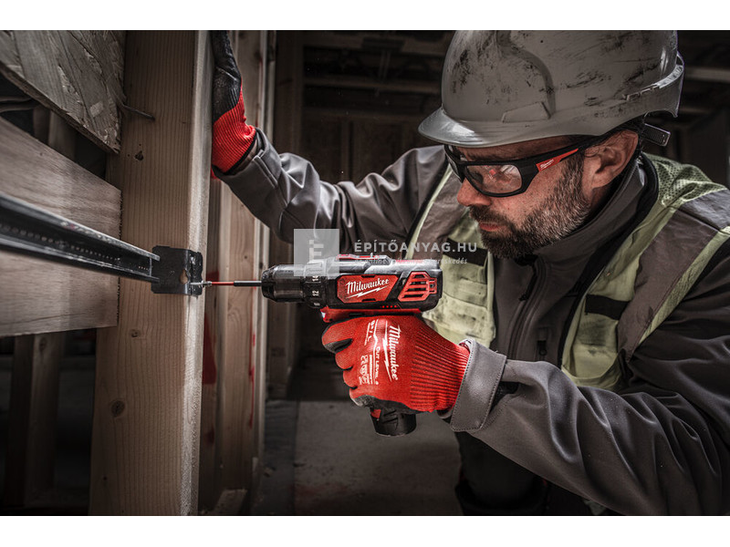 Milwaukee M12BDD-201C fúró-csavarozó