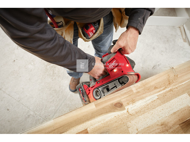 Milwaukee M18FBTS75-0 M18 FUEL™ 75 mm-es szalagcsiszoló