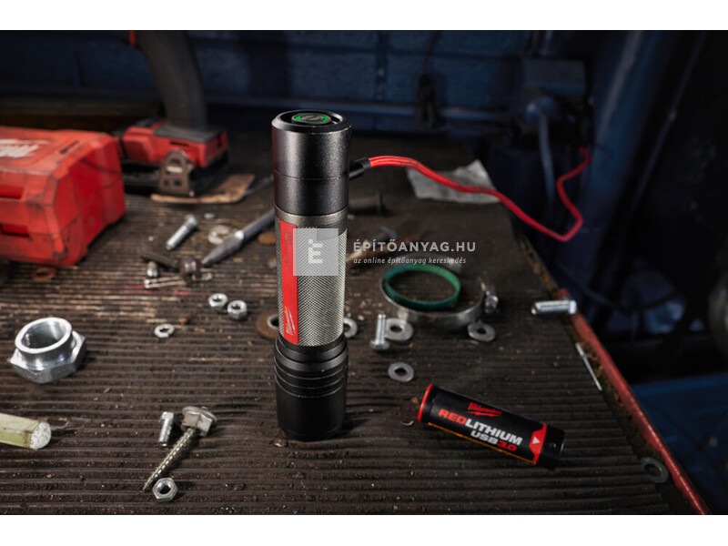 Milwaukee L4FL2000-301 USB újratölthető zseblámpa, 2000 lumen