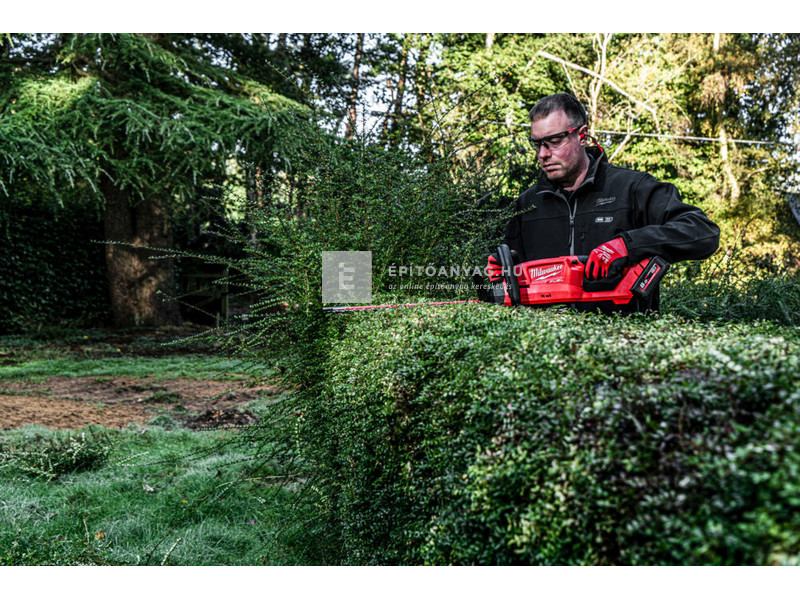 Milwaukee M18FHT45-0 Fuel sövényvágó 45cm
