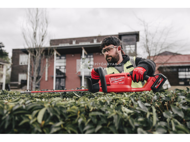 Milwaukee M18FHT45-0 Fuel sövényvágó 45cm